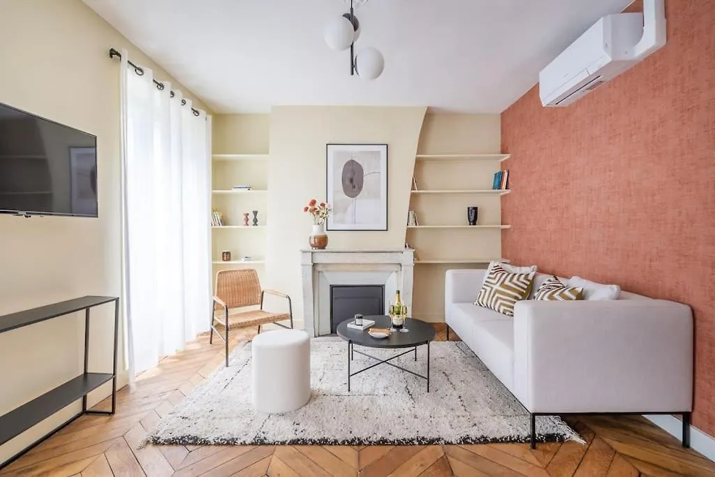 1#Two Bedrooms#Champs Elysees#Arc De Triomphe#Ac Paris 0*,  France